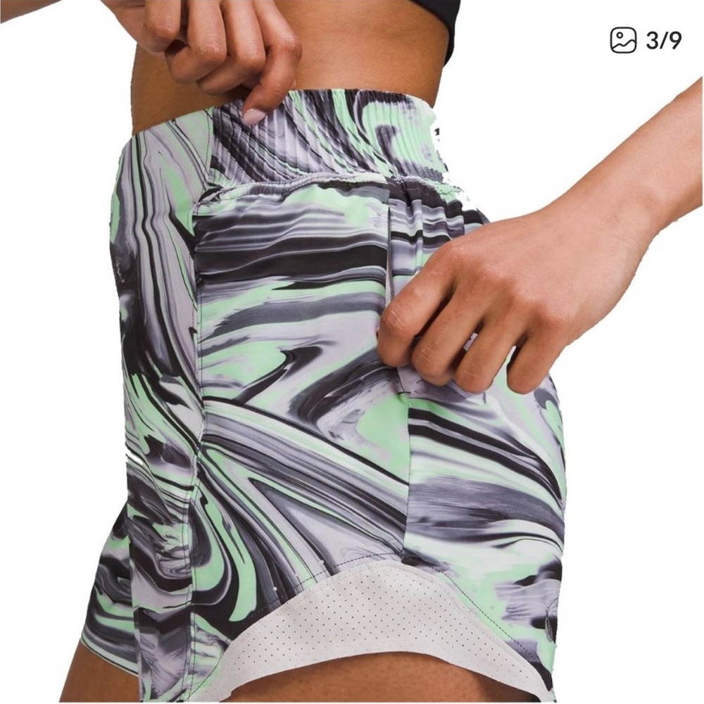 Lululemon Women's Hotty Hot High-Rise Short 4" Paint Glide Warp Multi/Chrome